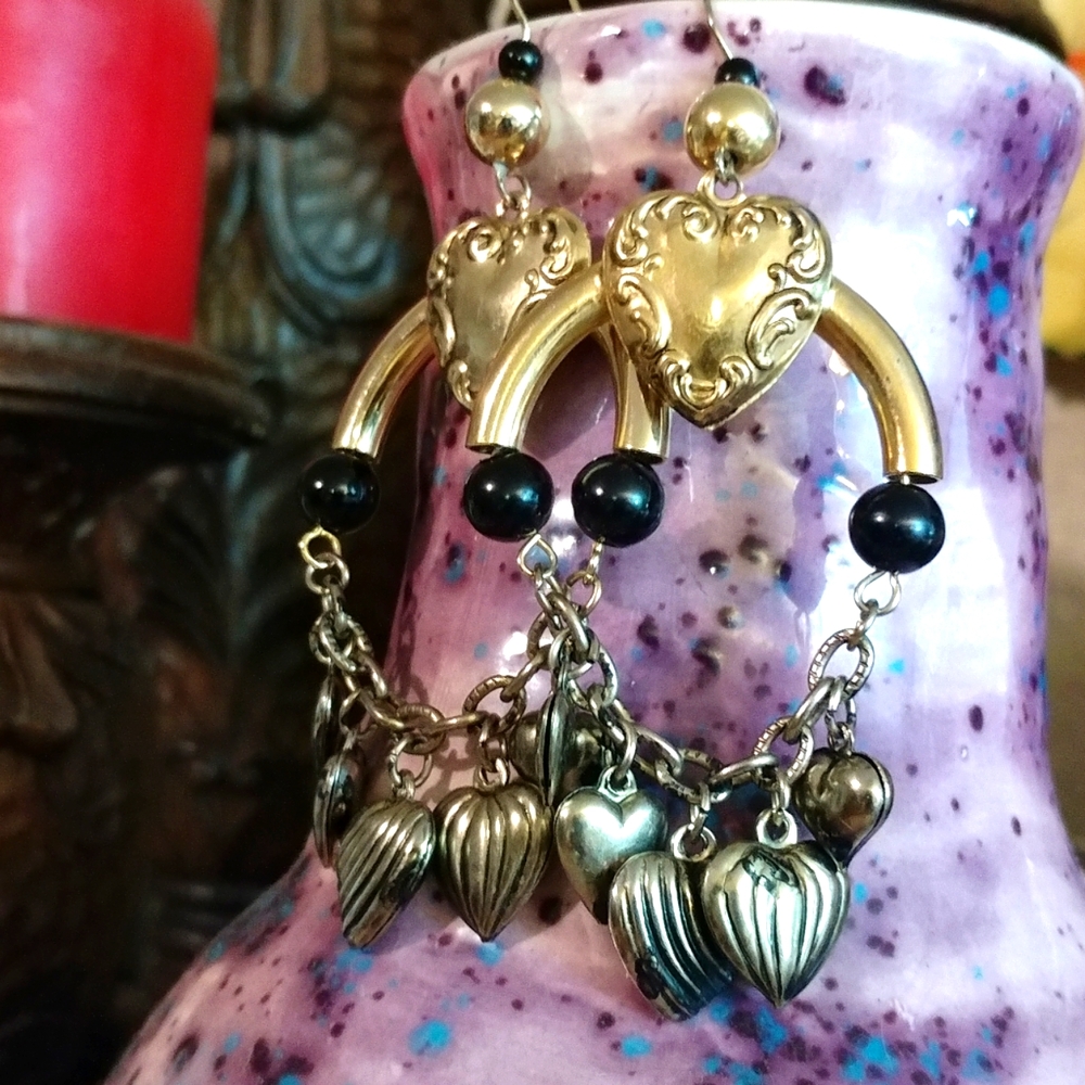 Vintage 80s Sweet Heart charm dangle earrings